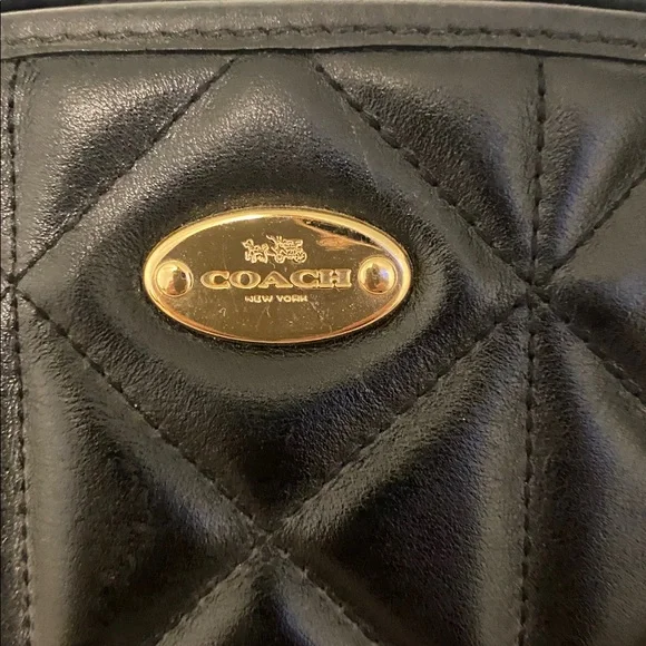 Coach Leather Black Handbag in nice condition, no damage - Picture 2 of 10